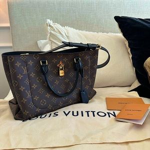Authentic Louis Vuitton. Flower tote MNG NOIR. Rare, discontinued.